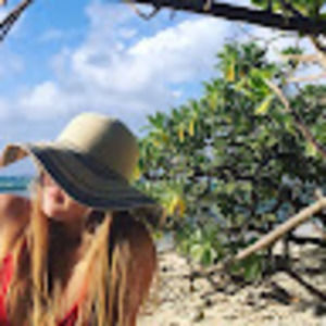 Meet your Posher, Elise